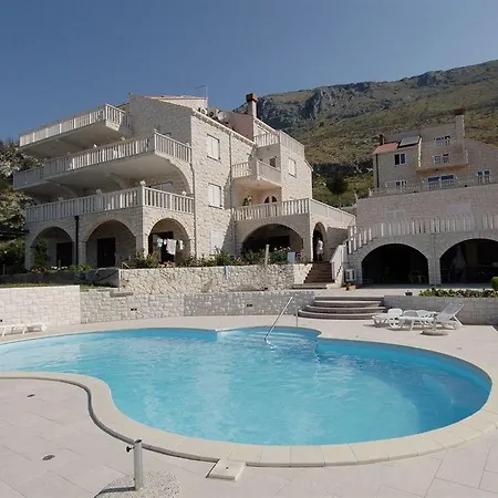 Apartments Marnic 